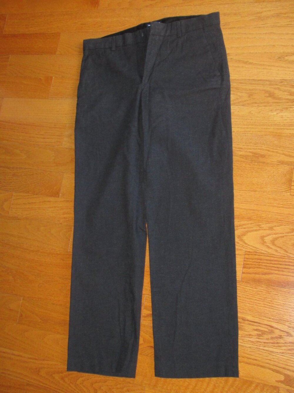 Men's Gap Gray Cotton Blend Pants Size 31/29 Tag reads 31/30 but length is 29"